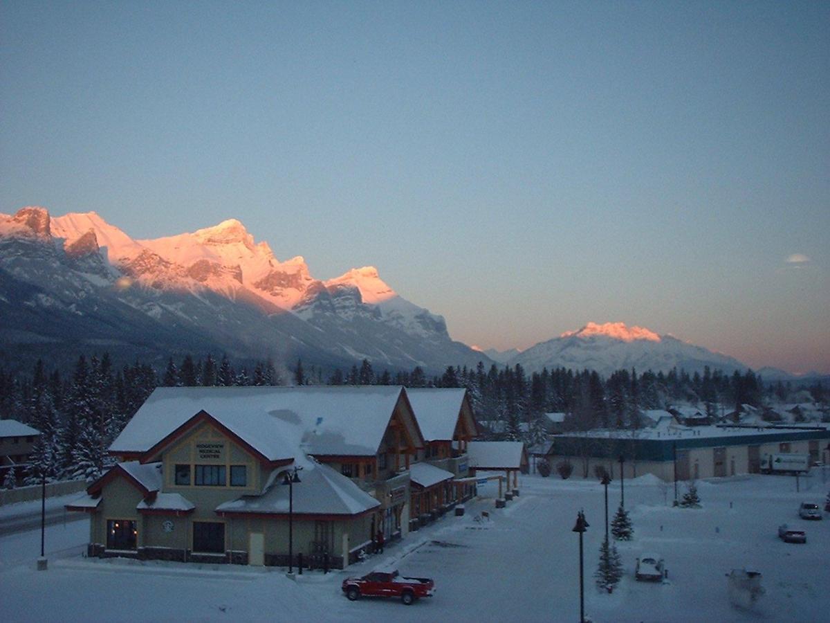 Apartment 406, Indigenous Artefacts Canmore Buitenkant foto