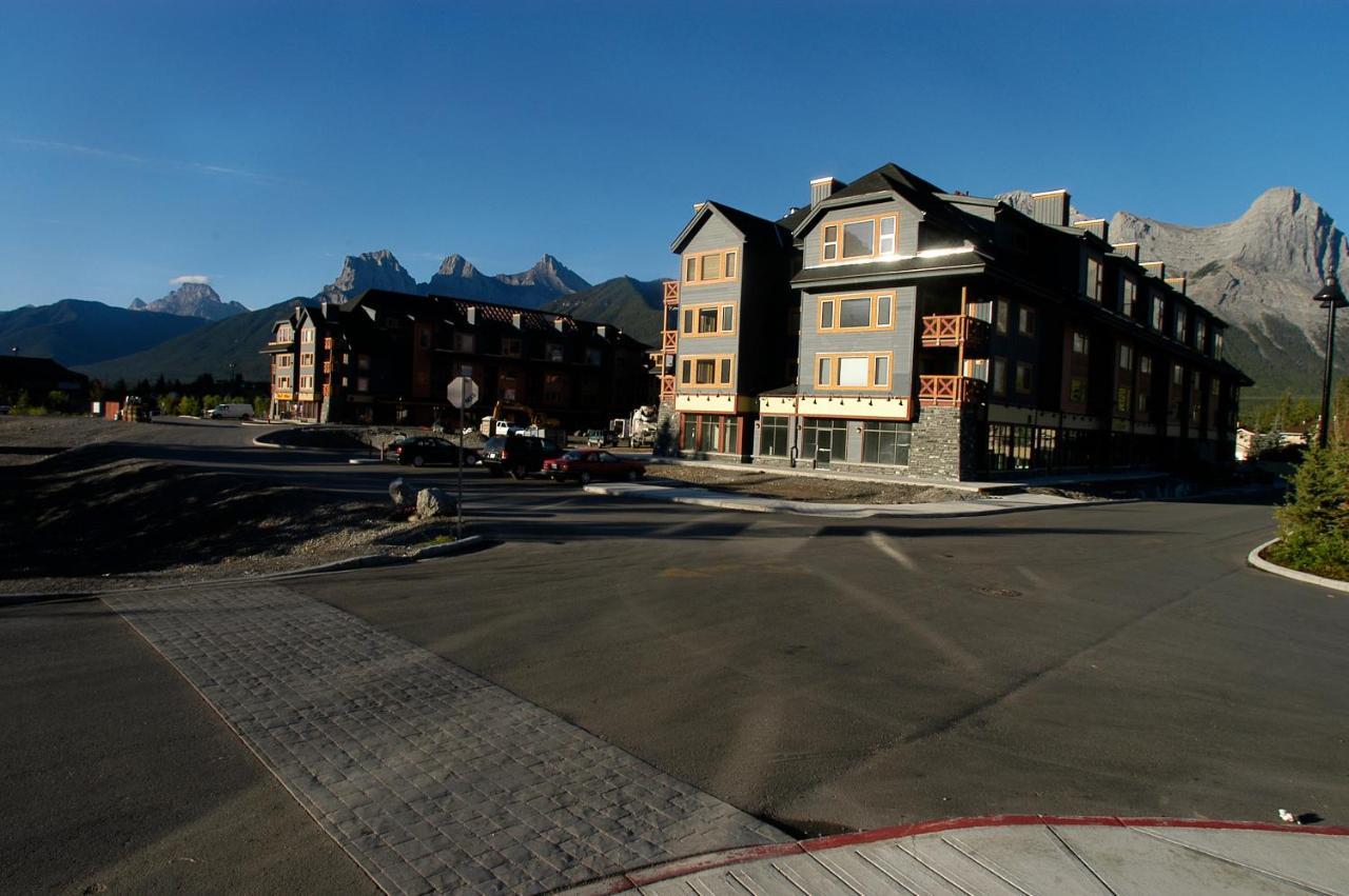 Apartment 406, Indigenous Artefacts Canmore Buitenkant foto