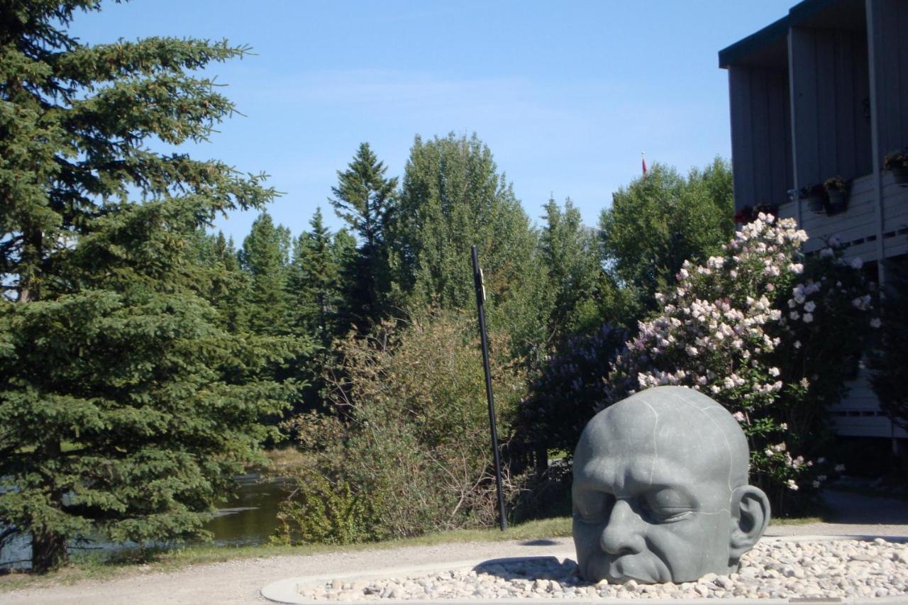Apartment 406, Indigenous Artefacts Canmore Buitenkant foto